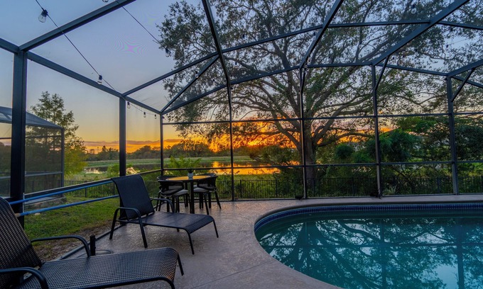Haines City Casa | 3/2 Casa en Orlando con Piscina y Vista a el Lago