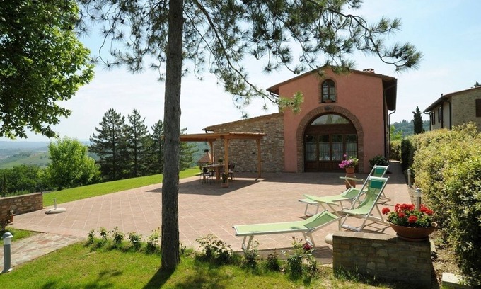 Gambassi Terme Villa | Villa en Gambassi Terme (Florencia) con terraza y gran jardín privado.