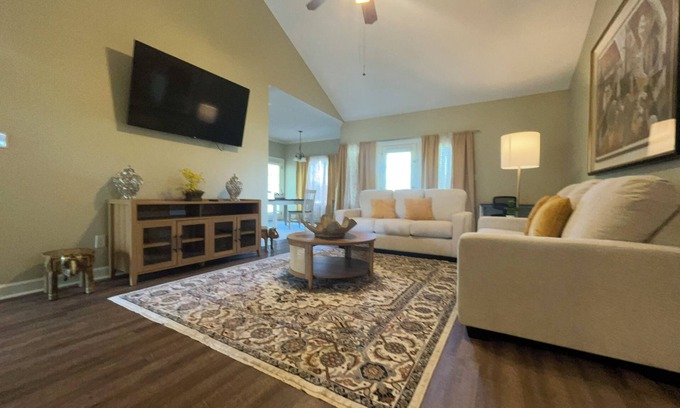 Lake Park Casa | Lovely 3 bedroom, 2 Bath Home in Lake Park near I-75!