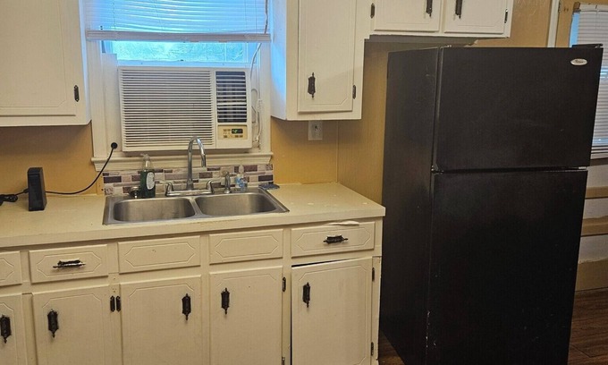 Albany Casa | Lovely 3-bedroom house in Albany with AC and WiFi