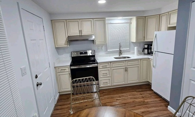 Communipaw Casa | Lovely 3-bedroom Parking, 20 Min To NYC!