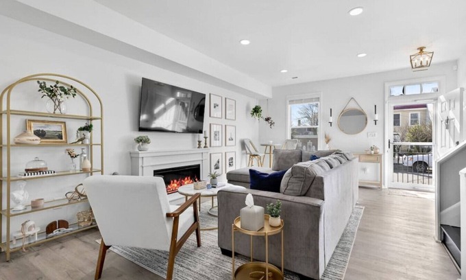 Old Town West Casa | Lovely 3-BR Old Town Townhouse