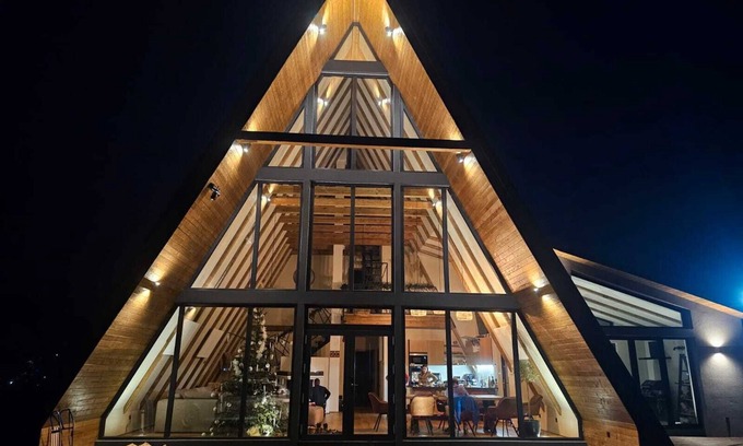 Moisei Chalet De Esquí | Lovely 4-bedroom A-frame chalet with WiFi in Moisei