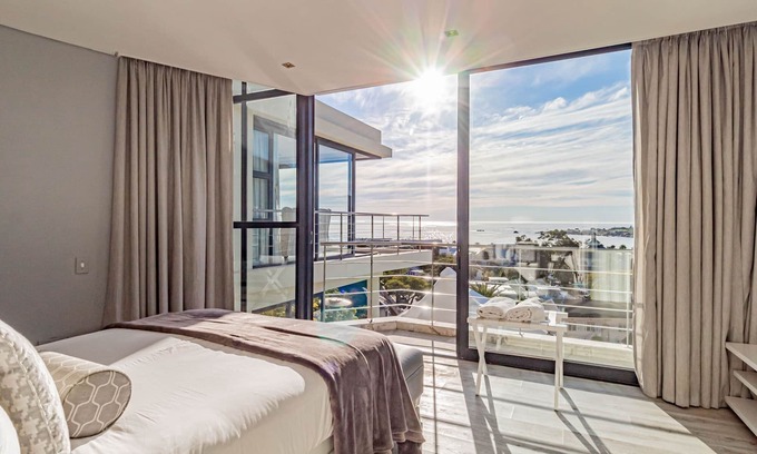 Camps Bay Villa | 17 Geneva Drive - Seis Habitaciones Villa, Capacidad 12