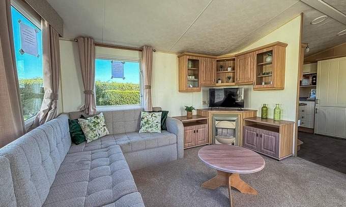 Skegness Casa | Lovely 6 berth caravan at Southview Holiday Park ref 33032CL