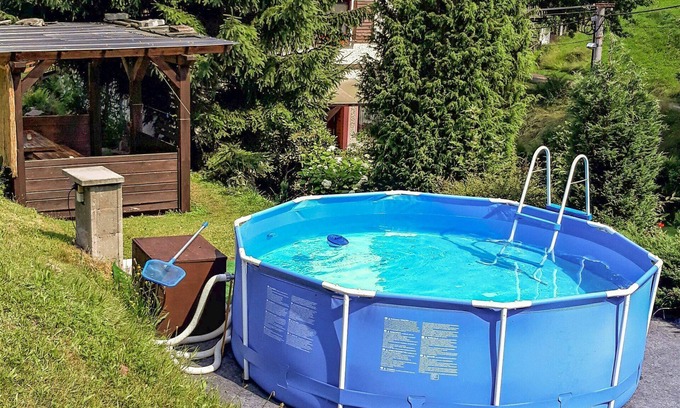 Starkov Villa | Precioso apartamento en villa con piscina, WIFI, TV, patio, mascotas permitida y aparcamiento