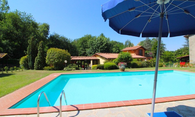 Castelfranco di Sopra Apartamento | Hermoso apartamento para 6 personas con piscina, WIFI, TV, mascotas permitida y aparcamiento