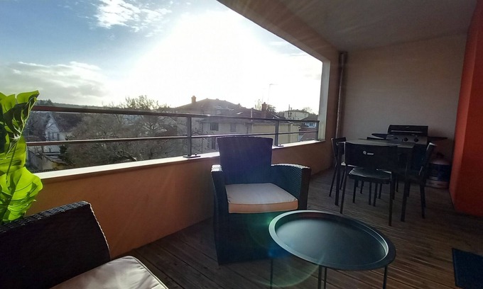 Pierre-Benite Apartamento | LE BARBUSSE Magnífica vivienda, 2 dormitorios, 3 camas, cerca centro de Lyon.