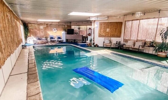 Foster City Casa | Lovely and cozy- Pet & 420 Friendly with heated indoor pool