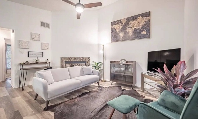 Anderson Mill Apartamento | Lovely and modern two bedroom condo