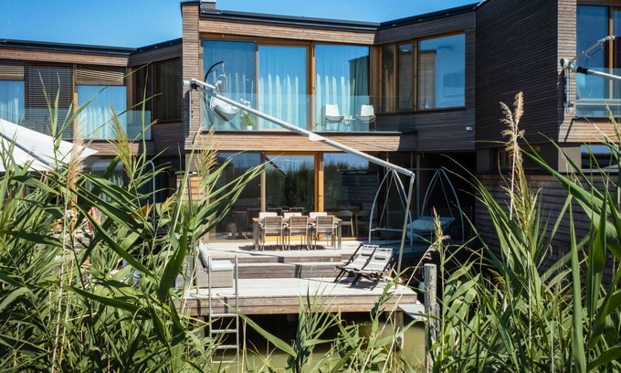 Neusiedl am See Apartamento | Bonito apartamento con WIFI, A/C, jacuzzi, TV, terraza y aparcamiento