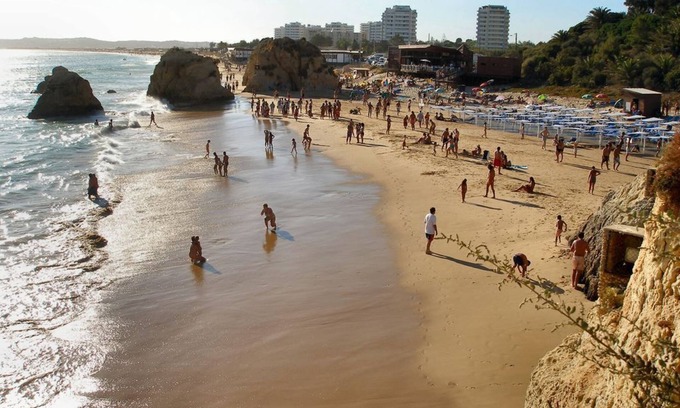 Alvor Apartamento | El hotel está situado en el centro de la ciudad.