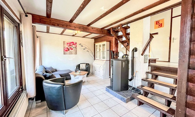 Frankenau Casa | Hermoso apartamento en villa para 6 personas con WIFI, A/C, TV y terraza