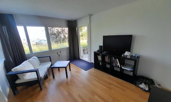 Aeschi bei Spiez Apartamento | Precioso apartamento para 2 personas con internet y TV
