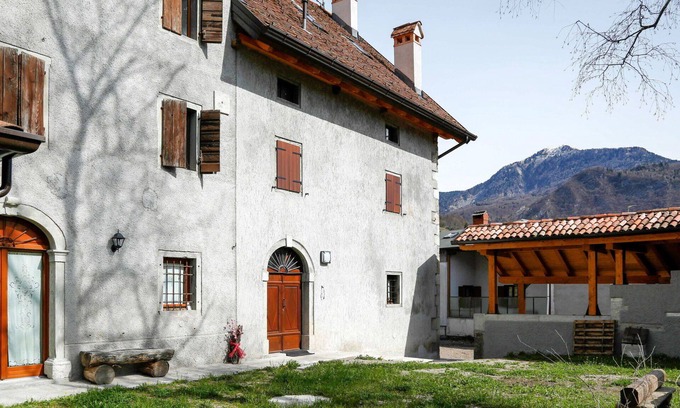Raveo Apartamento | Bonito apartamento para 2 personas con WIFI, TV, patio y aparcamiento