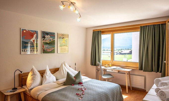Samedan Apartamento | Precioso apartamento con WIFI, TV, terraza, mascotas permitida, vista panorámica y aparcamiento