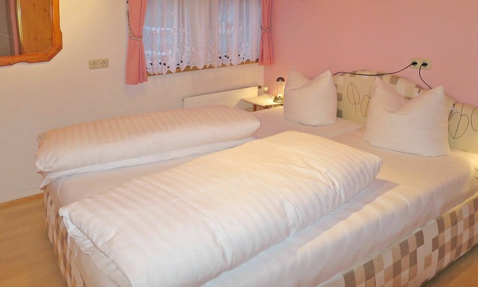 Tschagguns Apartamento | Precioso apartamento para 4 personas con TV, balcón y aparcamiento