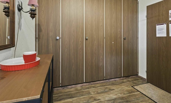 Parpan Apartamento | Hermoso apartamento para 4 personas con WIFI, TV, balcón, mascotas permitida y aparcamiento