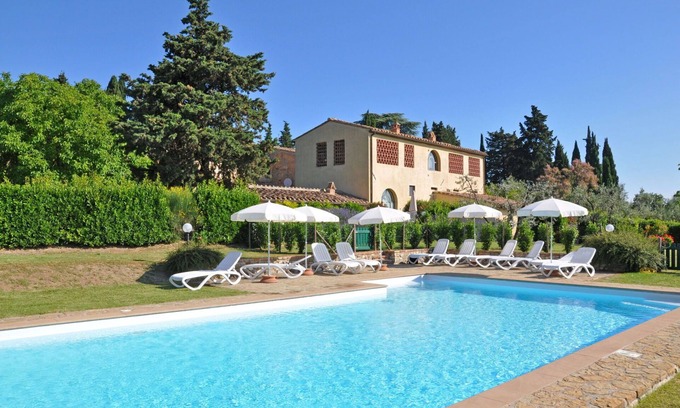 Tavarnelle Val di Pesa Apartamento | Apartamento con A/C, WIFI, piscina, vista panorámica, aparcamiento, cerca de Greve In Chianti