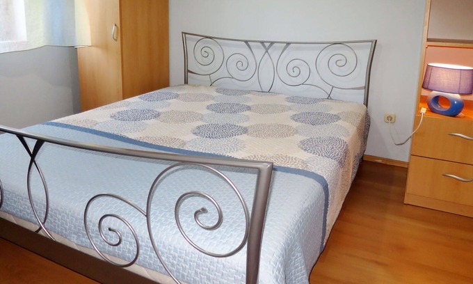 Mirce Apartamento | Bonito apartamento para 6 personas con WIFI, A/C, TV, balcón y aparcamiento