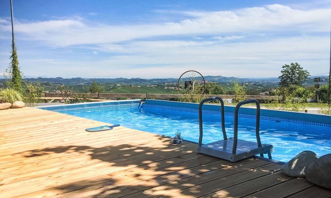La Morra Apartamento | Precioso apartamento para 4 personas con WIFI, piscina, TV, patio, mascotas permitida y aparcamiento