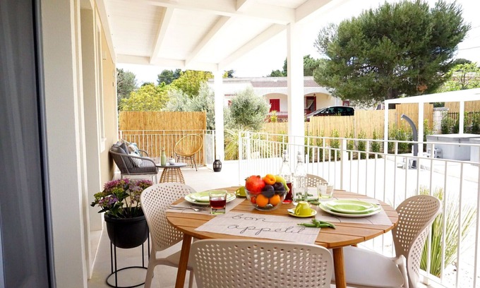 Laureto Villa | Apartamento en villa con A/C, WIFI, jacuzzi, TV, veranda, aparcamiento, cerca de Alberobello