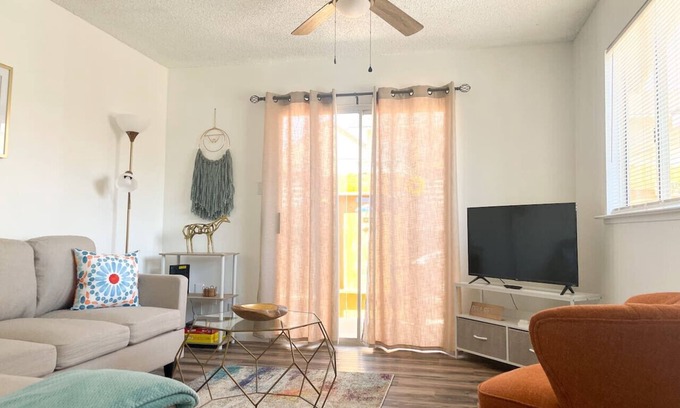 Coalinga Apartamento | Lovely Apartment unit near central Coalinga
