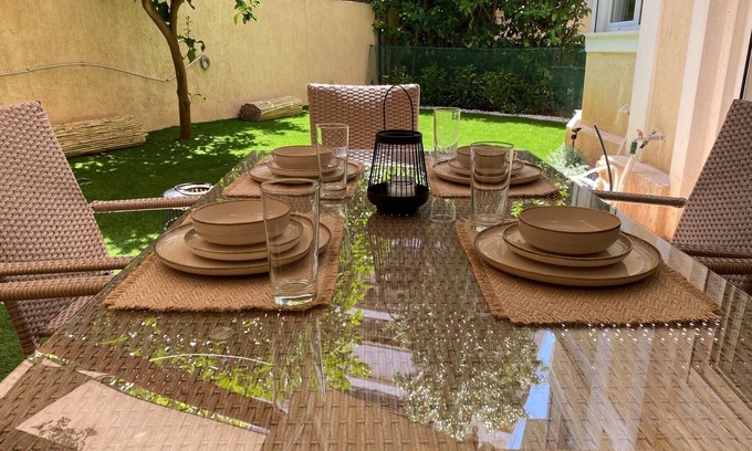 Marousi Apartamento | Lovely Apartment with Garden and indoor Fireplace!