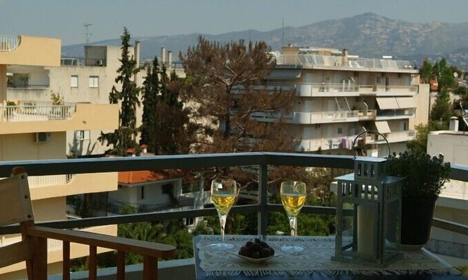 Agia Paraskevi Apartamento | Precioso apartamento en Atenas en un barrio tranquilo con vistas al monte Hymettos