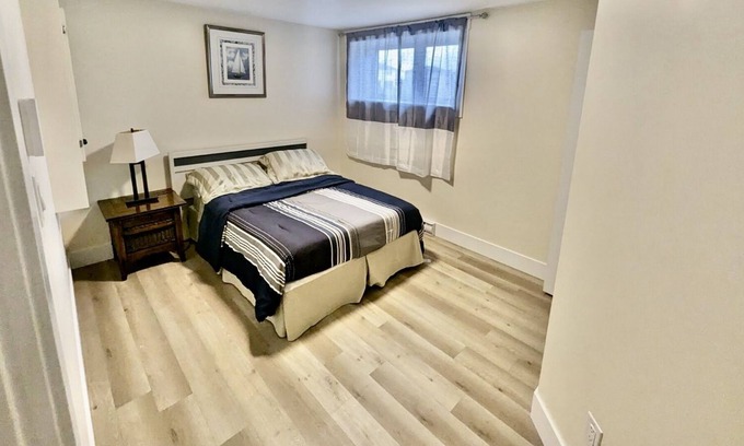 Dieppe Apartamento | Lovely Basement Apartment with separate entrance