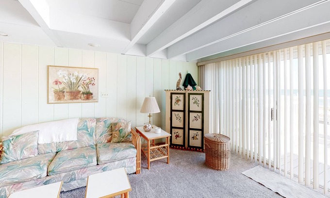 North Ocean City Casa | Lovely Beachfront Home w/Spectacular Ocean Views From Deck + Free WiFi
