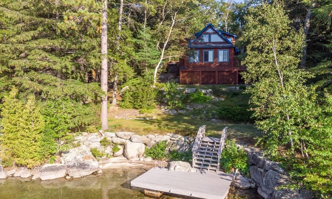 Meredith Casa | Lovely Black Cat Island waterfront