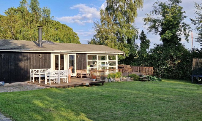 Rodvig Stevns Casa | Lovely bright summer house close to the beach.