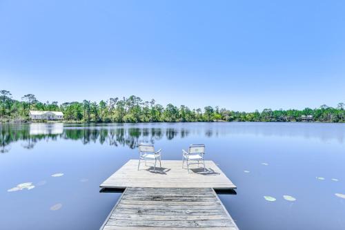 Carrabelle Casa | Lovely Carrabelle Home with Lake Views and Pool Access