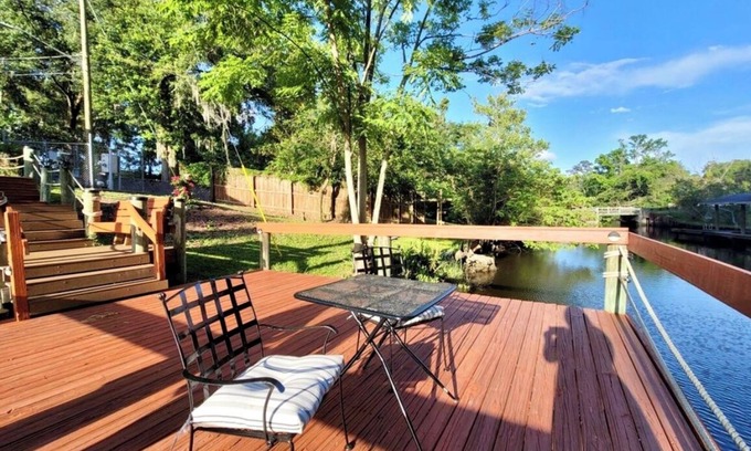 Jacksonville Condominio | LOVELY CONDO!! PEACEFUL CREEK VIEWS!! VERY TRANQUIL & SAFE.