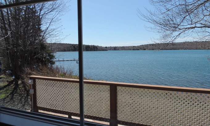 Annapolis County Cabaña | Lovely Cottage on the Lake