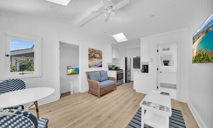 Laguna Beach Cabaña | LOVELY DESIGNER COTTAGE! 3 MIN WALK TO THE BEACH AND HEISLER PARK!