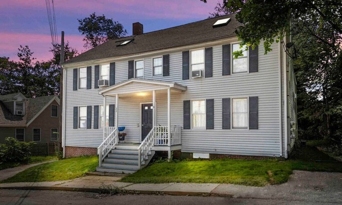 Amesbury Apartamento | Lovely Downtown Oasis ~ Hospitals/Colleges/Beaches