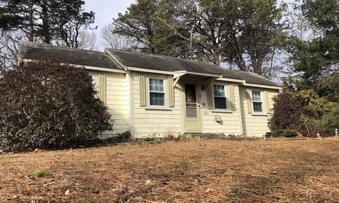 Eastham Cabaña | Lovely Eastham Cottage with Private Back Yard (2217)