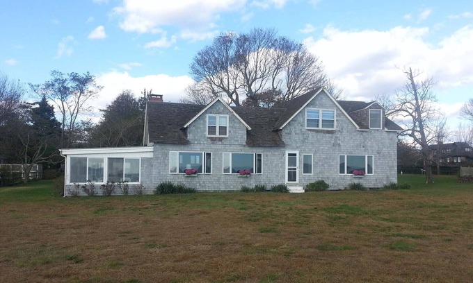 Fenwick Casa | Lovely easy to maintain cottage on Long Island Sound