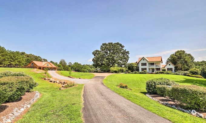 Caroleen Casa | Lovely Equine Countryside Estate on 68 Acres