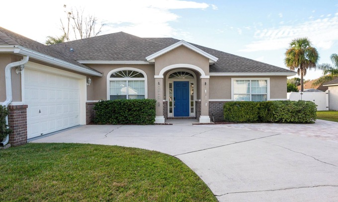 Fernandina Beach Casa | Lovely Family Home w/ Lanai, 6 Mi to Amelia Island