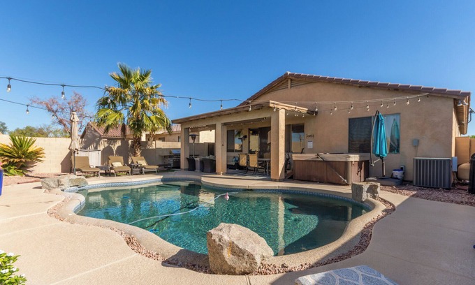 Avondale Casa | Lovely Garden Lakes,heated pool & Spa! Special montly rate!!
