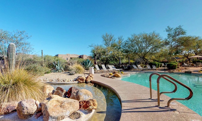 Carefree Casa | Lovely, Ground-Floor Townhouse with a Great Location, Patios, WiFi & Shared Pool