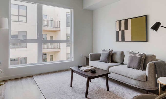 Hayward Apartamento | Lovely Hayward 1BR w/ On-Site Retail & Restaurants, by Blueground
