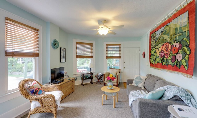 Hendersonville Apartamento | Lovely Hendersonville Retreat ~ 1 Mi to Downtown!