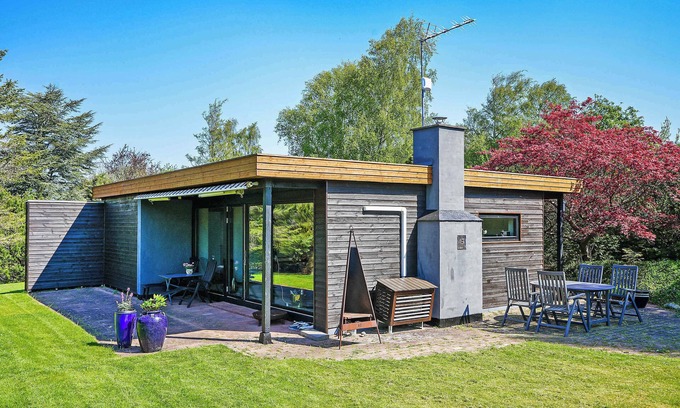 Udsholt Sand Casa | Lovely holiday home close to town and beach