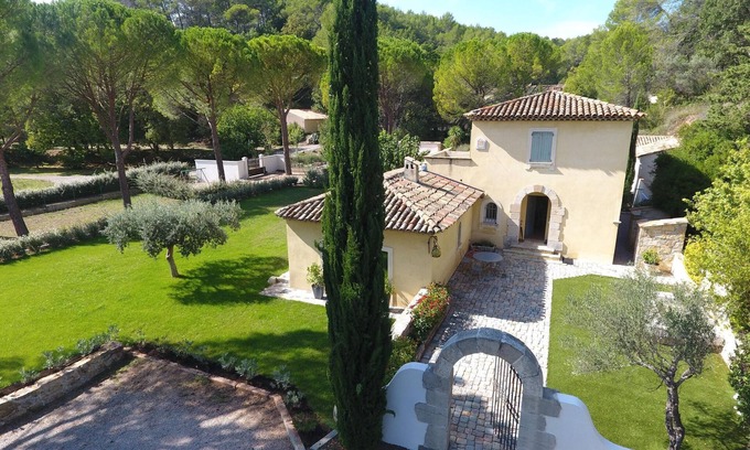 Le Luc Casa | Bella casa vacanze con piscina privata