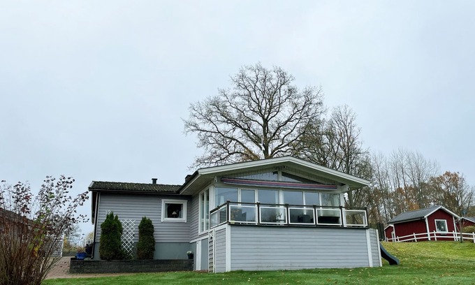 Lagan Casa | Lovely holiday home with a panoramic view of lake Flåren near Lagan | SE06042