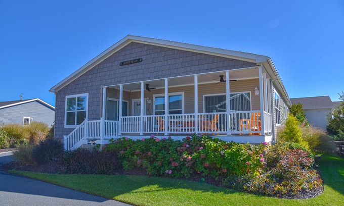 Long Neck Casa | Pasos de la Marina (Unidad 524) 3Bed / 3Bath Hermosa casa!